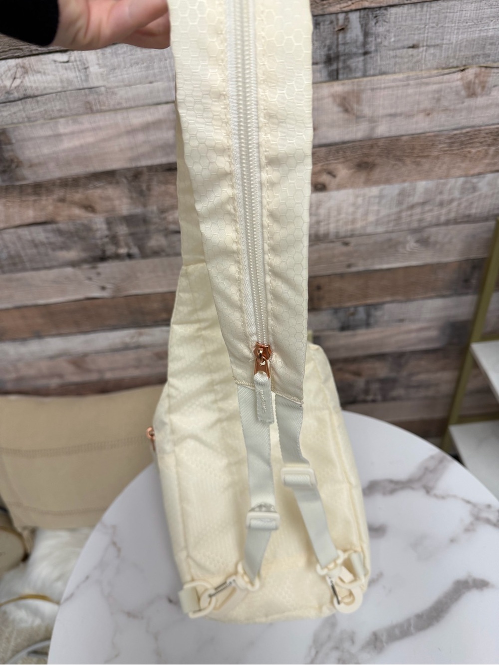 Reebok white crossbody sling bag OS - Picture 3 of 5